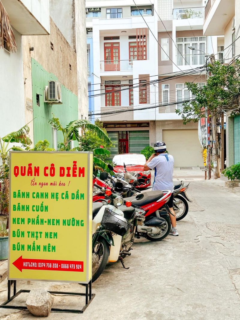 Cô Diễm Nem Nướng Bánh Canh Hẹ