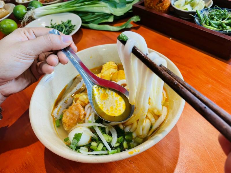 Bánh Canh Huế Phú Lộc