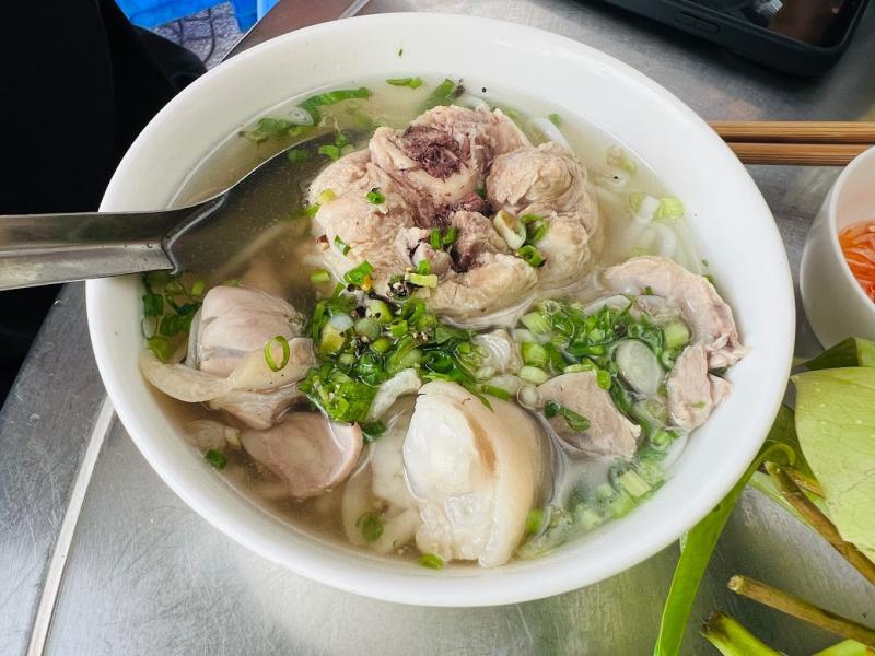 Bánh Canh Năm Hồng