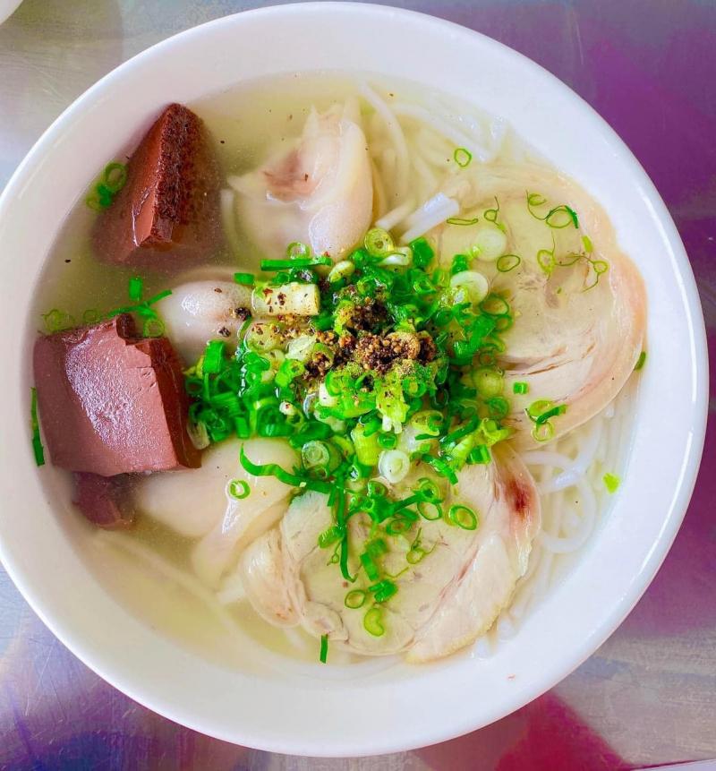 Bánh Canh Trảng Bàng - Bánh Tráng Phơi Sương Thịt Luộc Rau Rừng