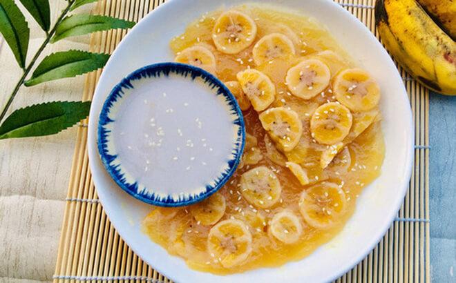 Bánh chuối hấp mè trắng