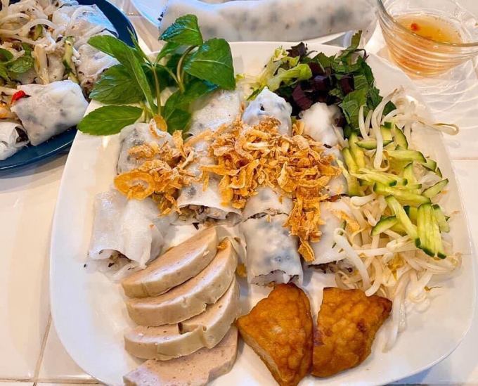 Bánh cuốn 22