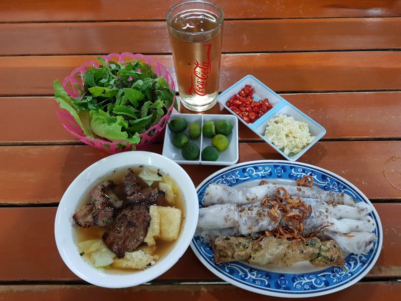 Bánh cuốn bà Xuyến