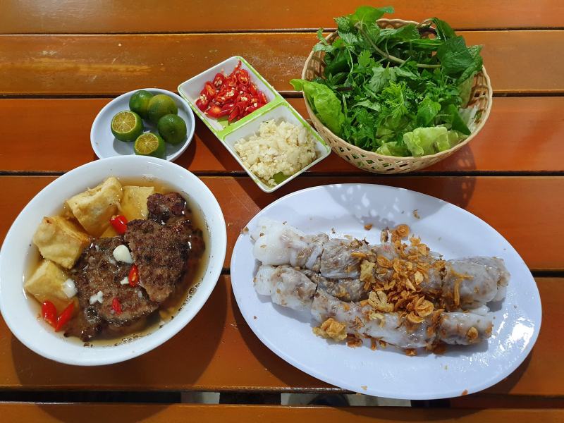 Bánh cuốn bà Xuyến