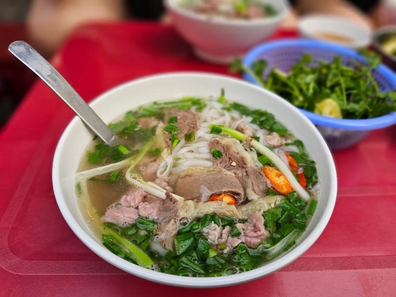 Bánh Cuốn, Phở Bò - Tuệ An