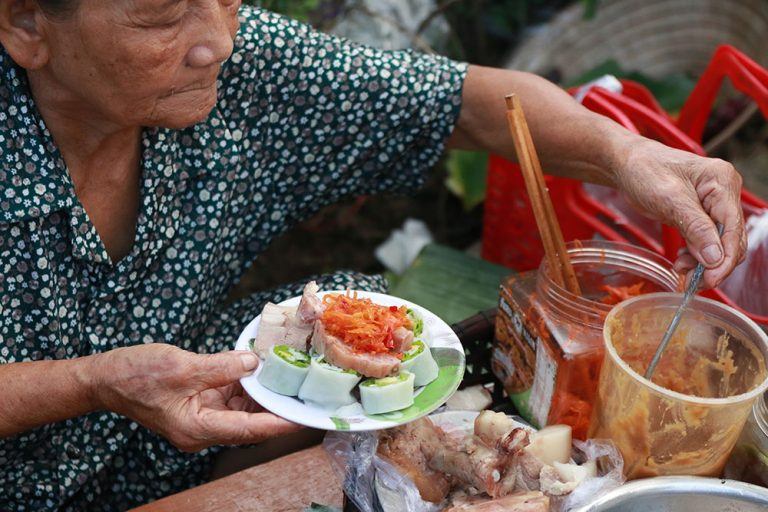 Bánh cuốn tôm chua