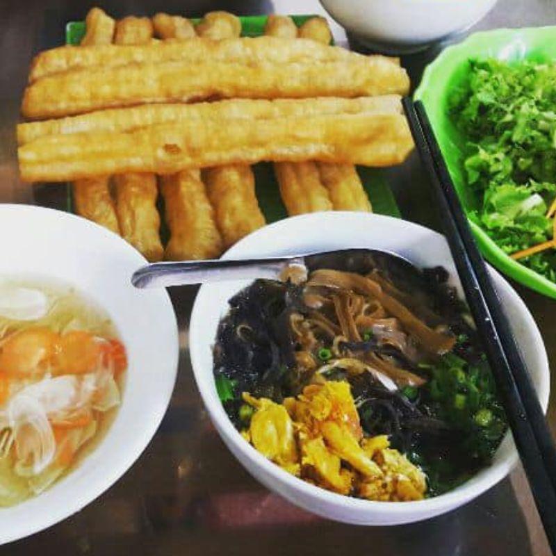 Bánh Đa Cua Bà Cụ