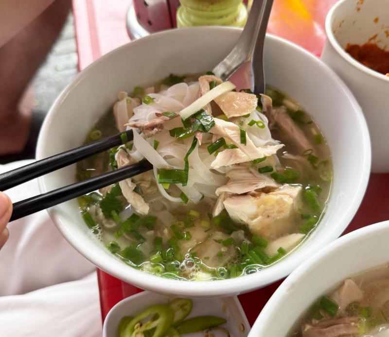 Bánh Đa Gà 15 Trần Phú