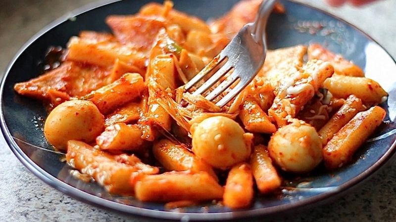 Bánh gạo cay  – Tteokbokki )