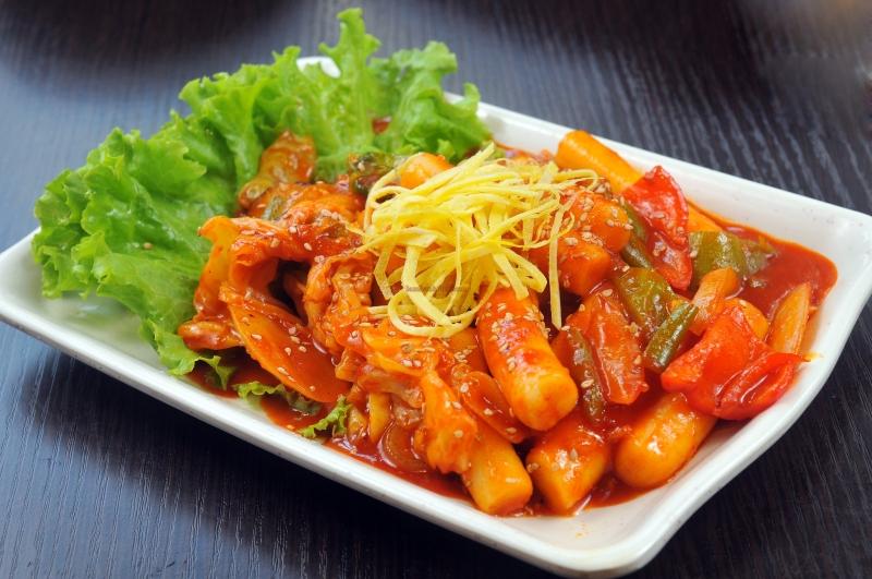 Bánh gạo cay  – Tteokbokki )