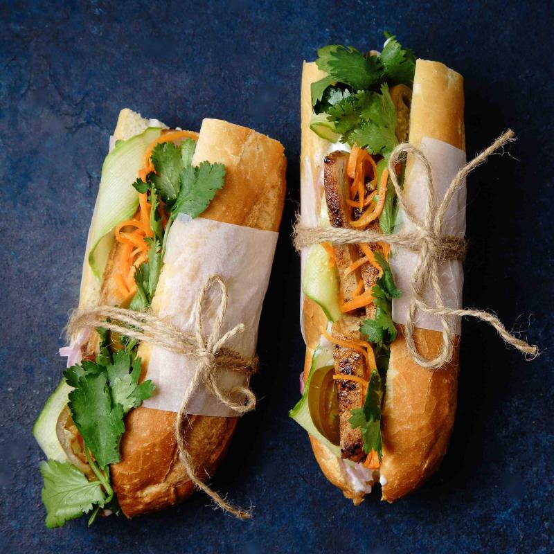 Bánh mì kẹp thịt hấp dẫn