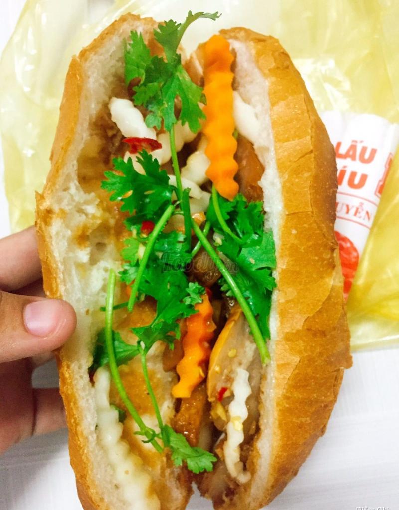 Bánh mì A Tân hấp dẫn, thơm ngon