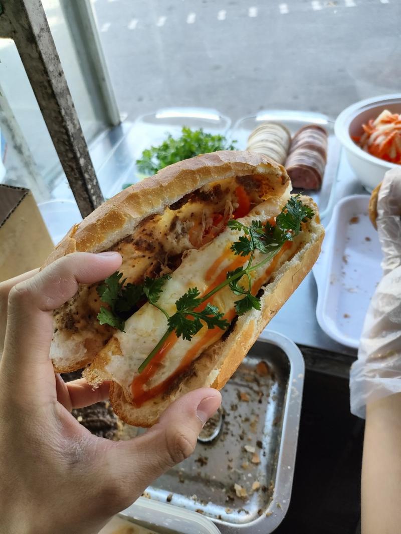 Bánh Mì & Cơm Plus