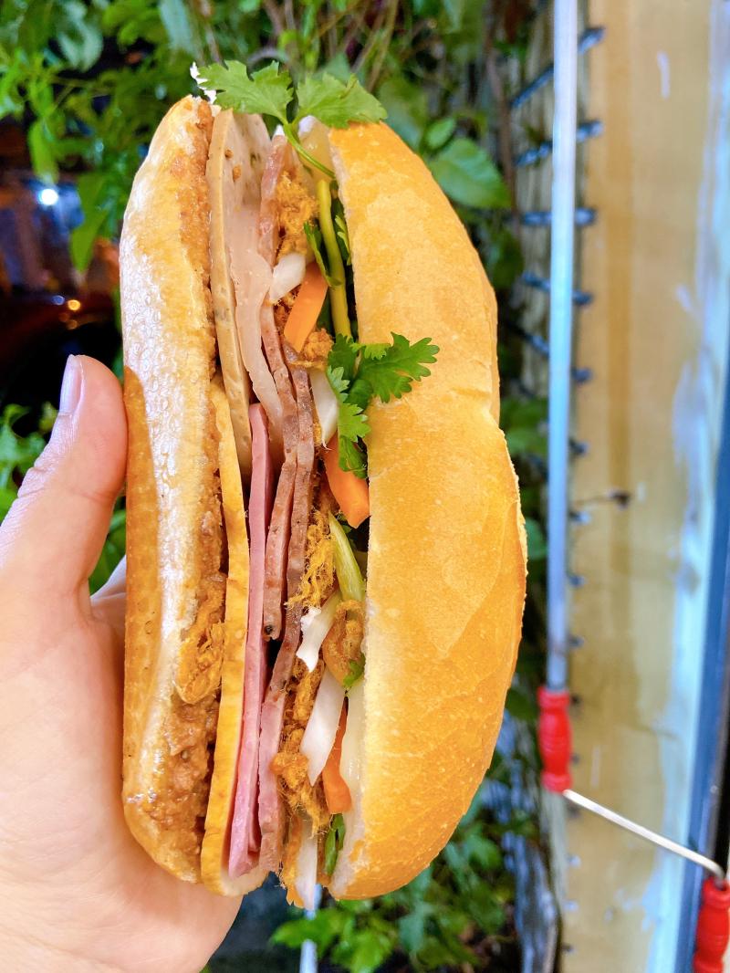 Bánh Mì Ba Vân