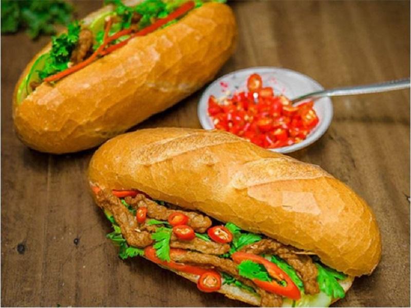 Bánh mì chả cá Amangon