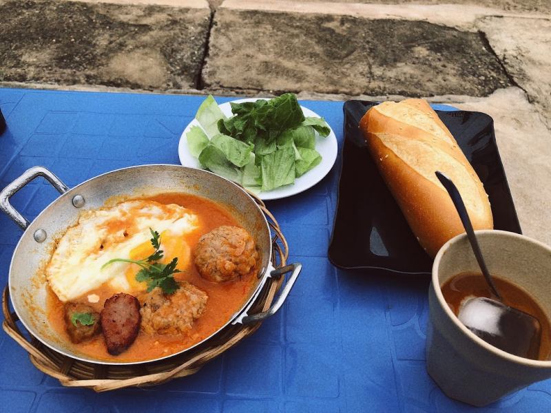 Bánh Mì Chảo Alley Eatery