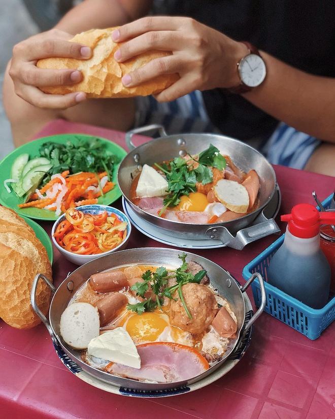 Top 9 quán bánh mỳ chảo vừa ngon vừa rẻ ở Sài Gòn