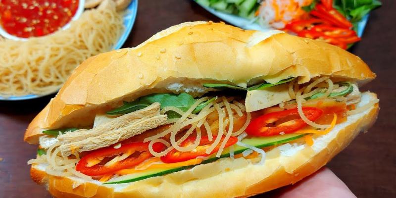 Bánh mì chay Huy Phát Chùa Phổ Quang