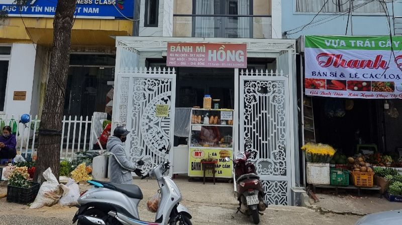 Bánh Mì Cô Hồng