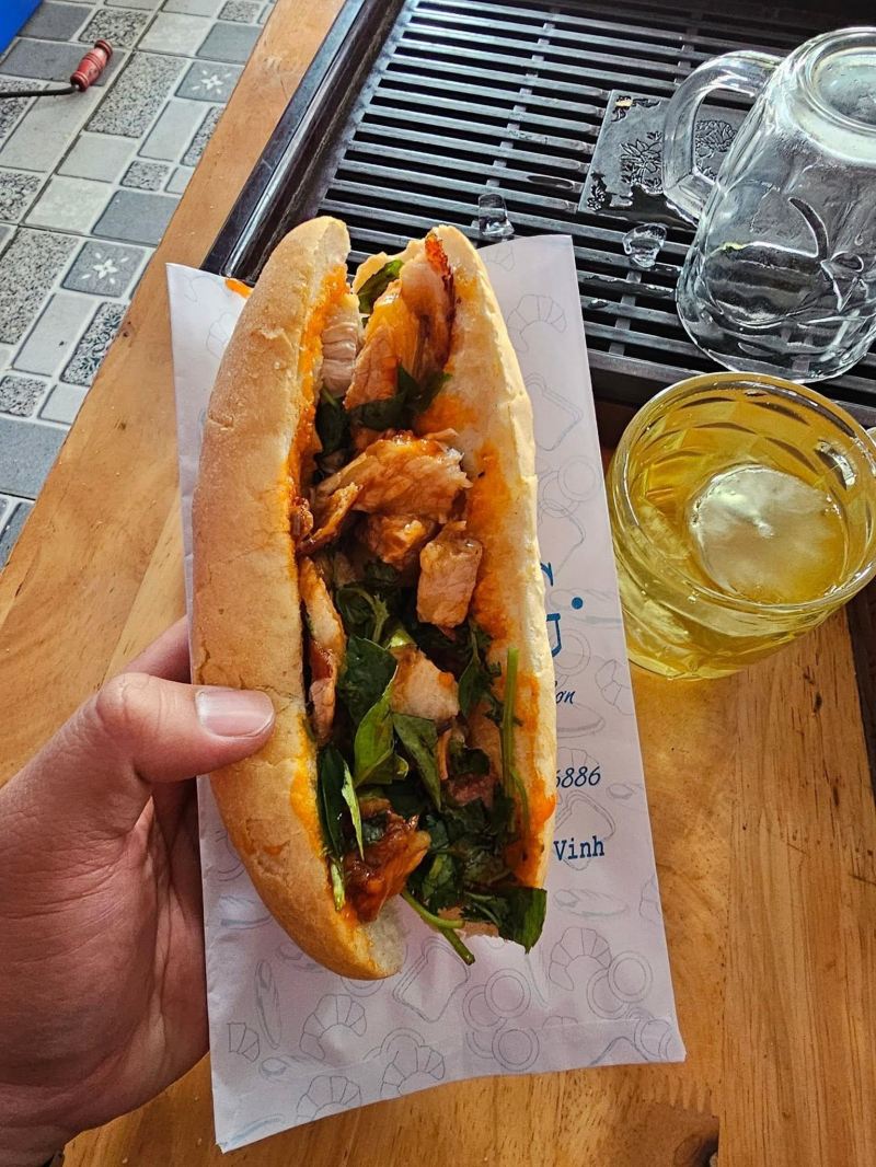 Bánh mì Hà Hùng