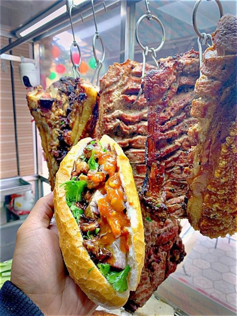 Bánh mì heo quay Giao Hiền