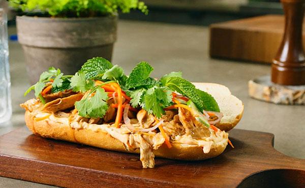 Bánh mì kẹp gà