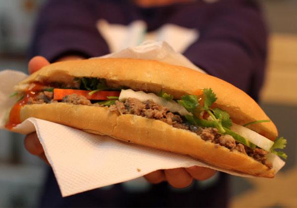 Bánh mì kẹp pate