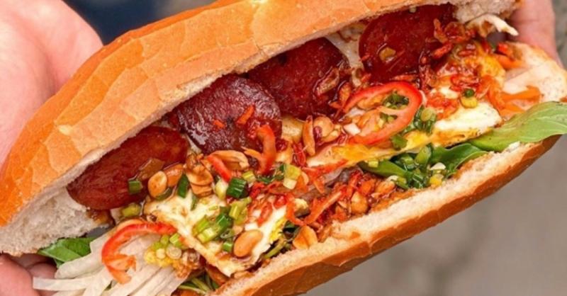 Bánh mì nướng lạp xưởng