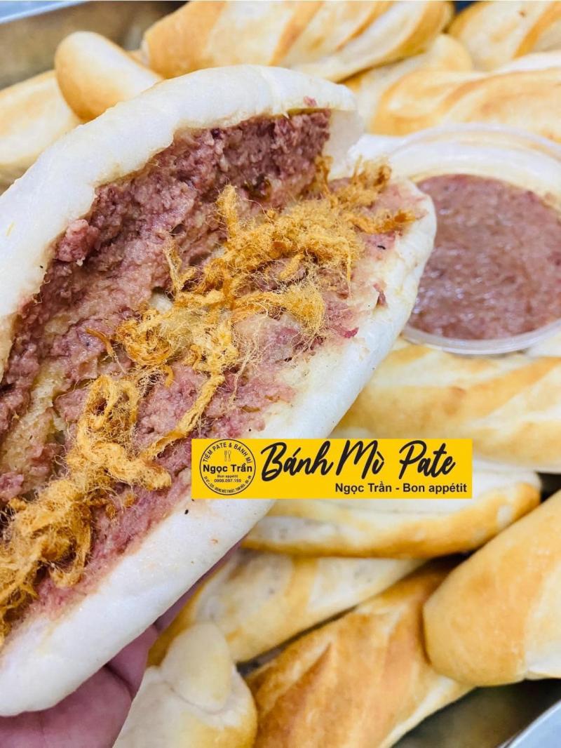 Bánh Mì Pate  (Ngọc Trần - Bon appétit)