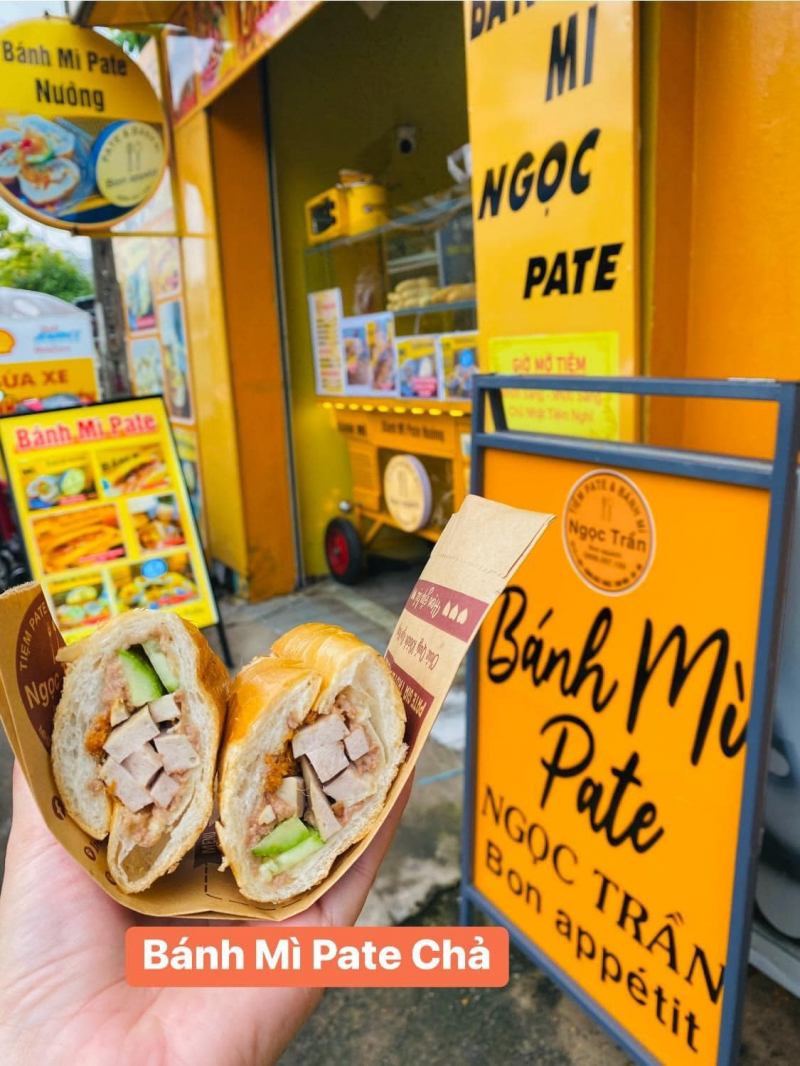 Bánh Mì Pate  (Ngọc Trần - Bon appétit)