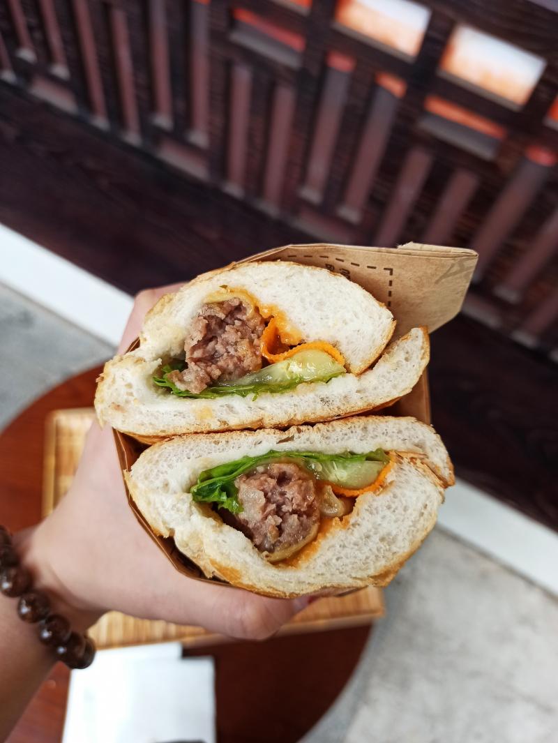 Bánh Mì Phố