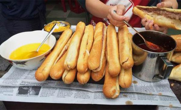 Bánh mì que pate Huỳnh Tịnh