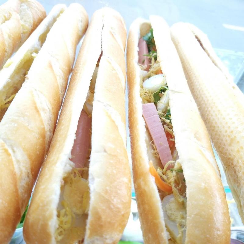 Bánh Mì Que Mai Thi