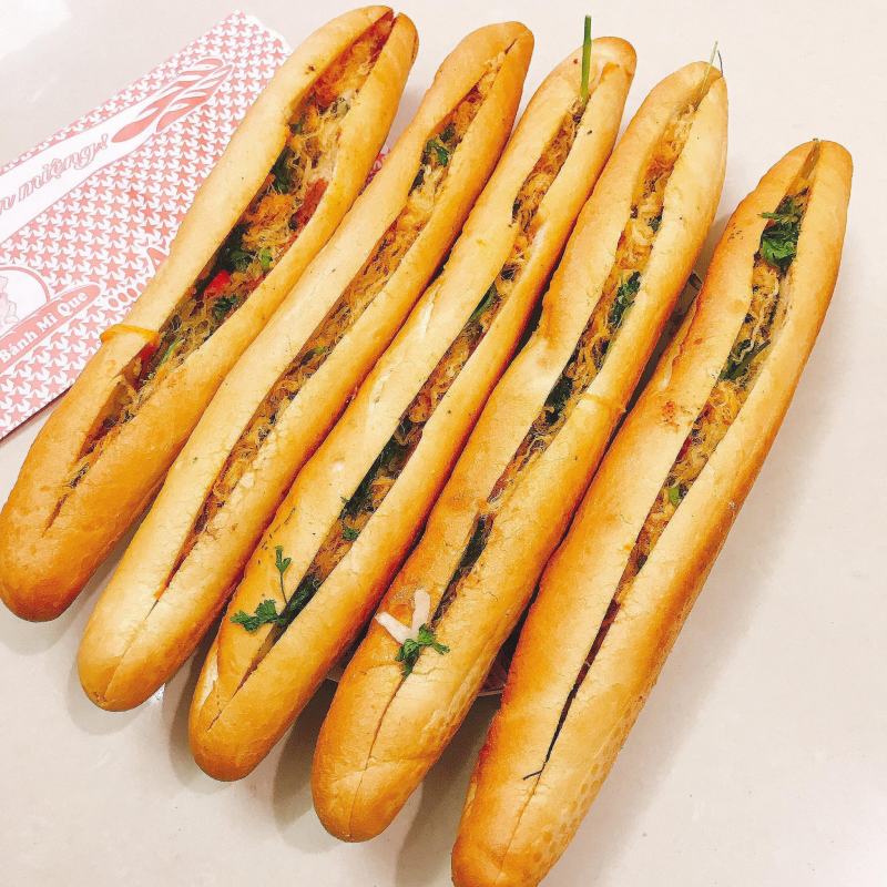 Bánh mì que Tứ Hải