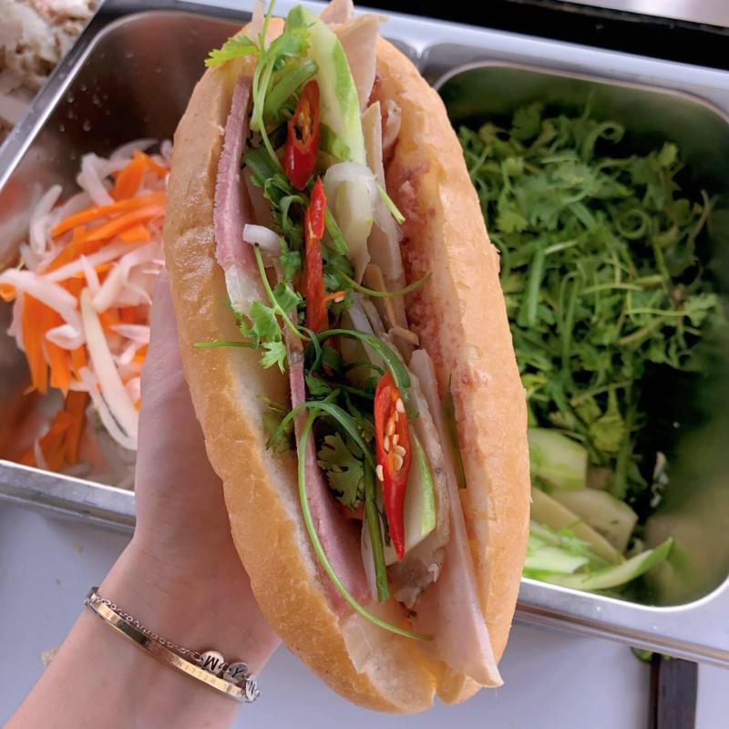 Bánh Mì Sài Gòn Vỹ Dạ