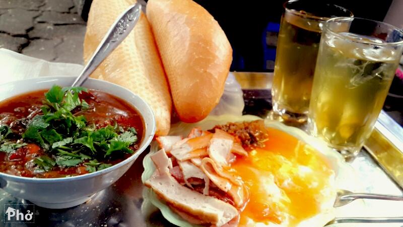 Bánh mì sốt vang 252 Hàng Bông