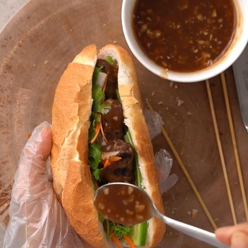 Bánh mì thịt bò nướng