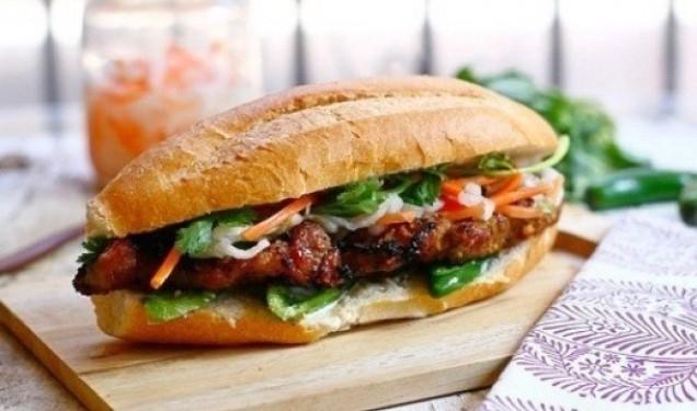 Bánh mì nhân thịt nướng thơm phức