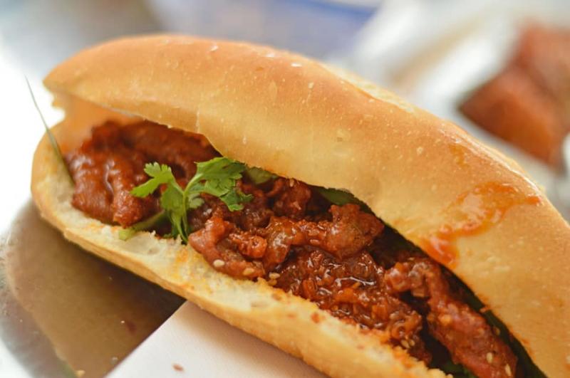 Bánh Mì Thịt Nướng Cẩm Hường