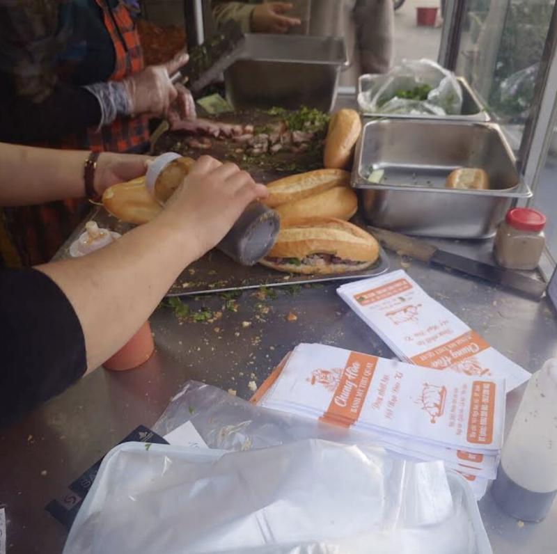 Bánh mì thịt quay Chung Hòa