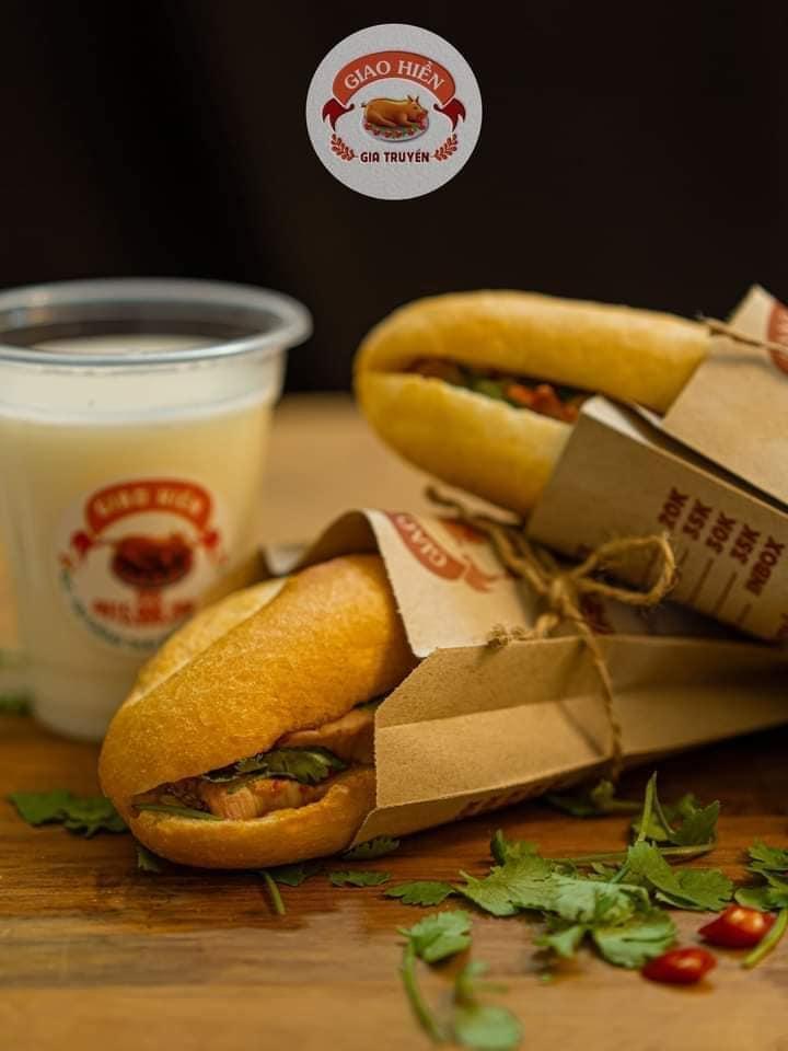 Bánh mì thịt quay Giao Hiền