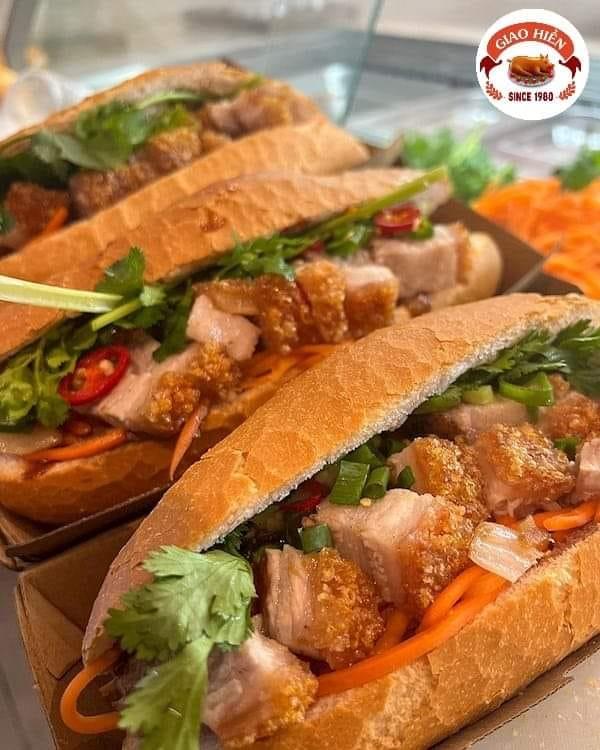 Bánh mì thịt quay Giao Hiền