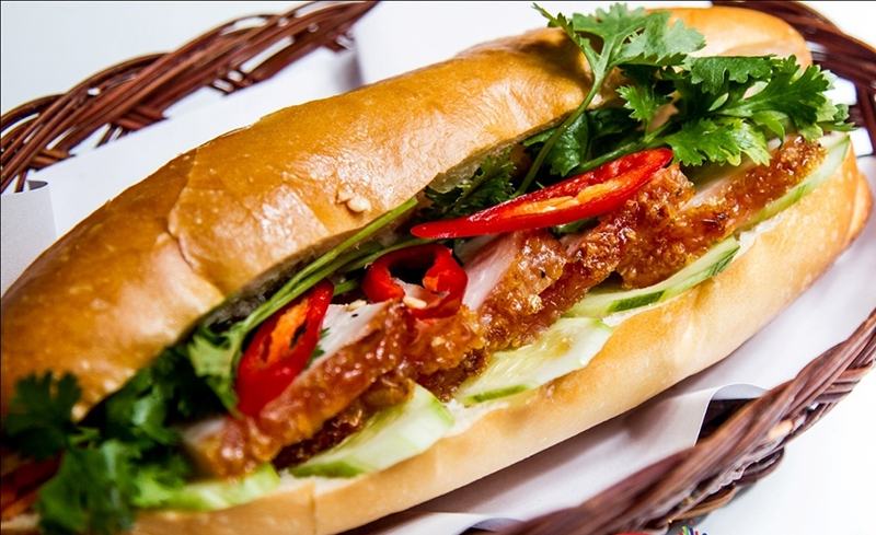 Thương hiệu bánh mì thịt quay nổi tiếng bậc nhất tại thành phố Vinh