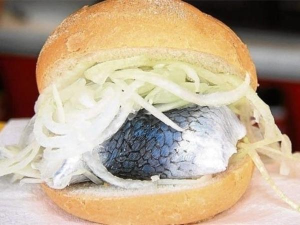 Bánh mỳ Fischbrötchen của Đức