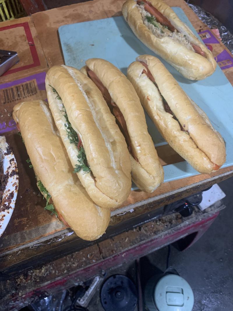 Bánh Mì Tiến Vân