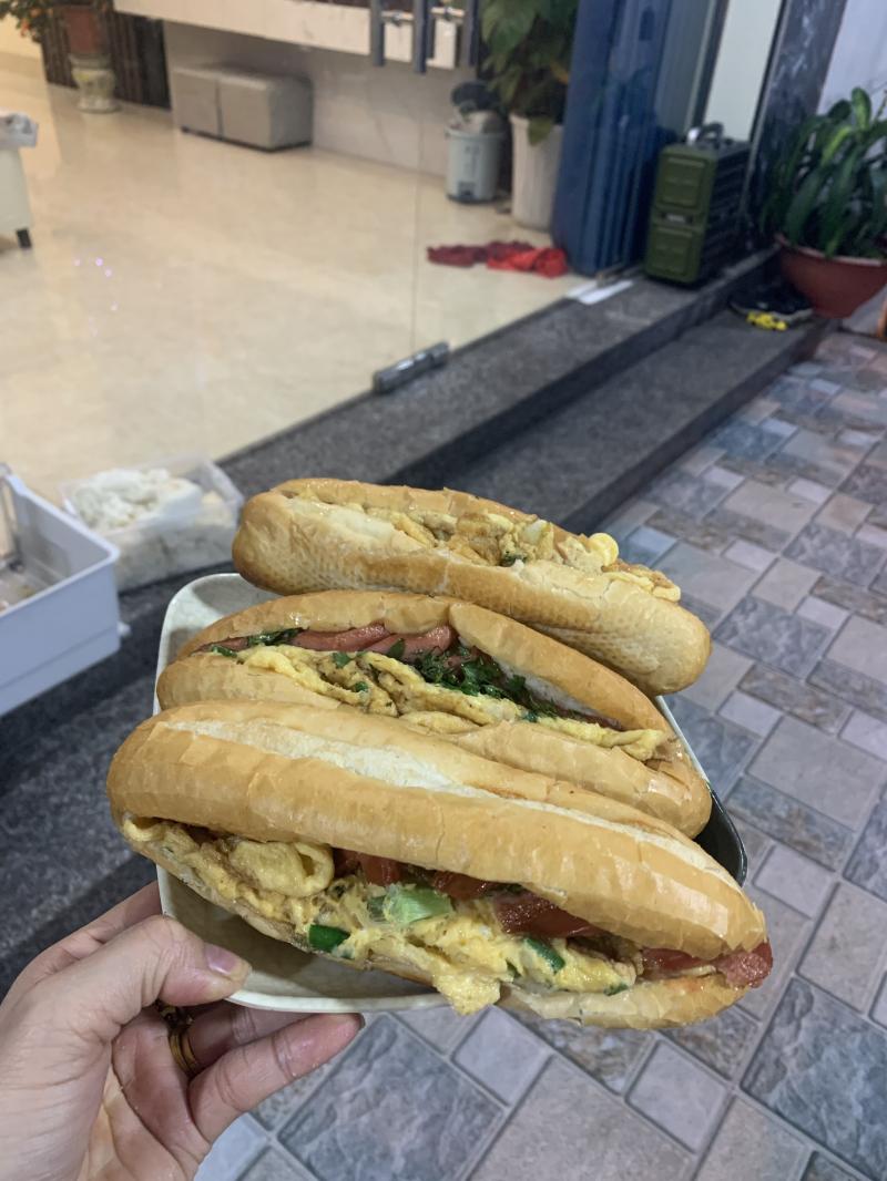 Bánh Mì Tiến Vân