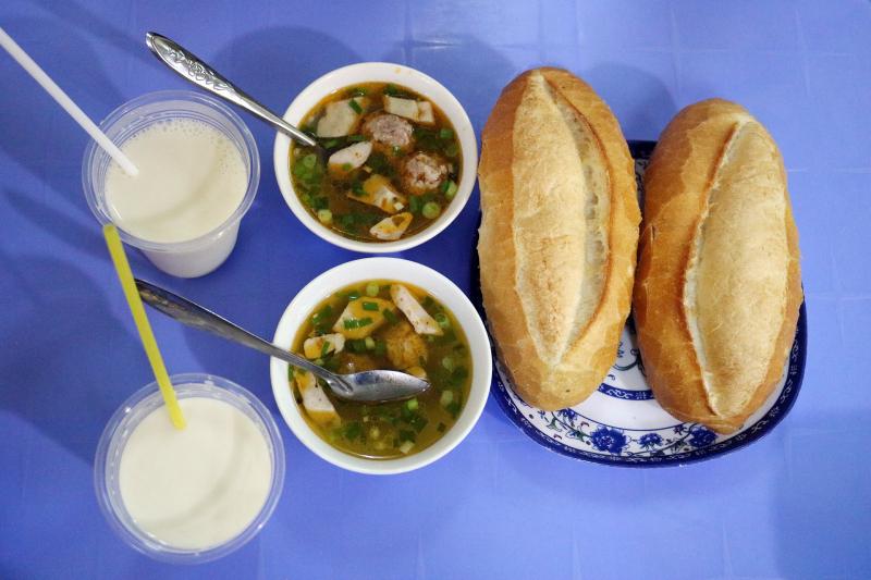 Bánh mì xíu mại Đà Lạt