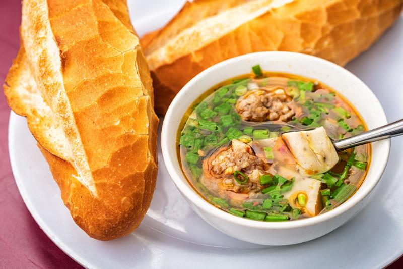 Bánh mì xíu mại Đà Lạt