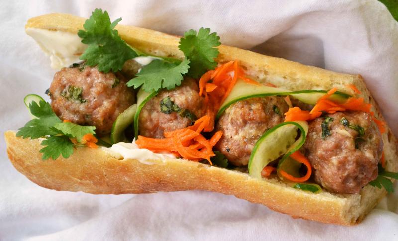 Bánh m﻿﻿﻿ì xíu mại Đà Lạt