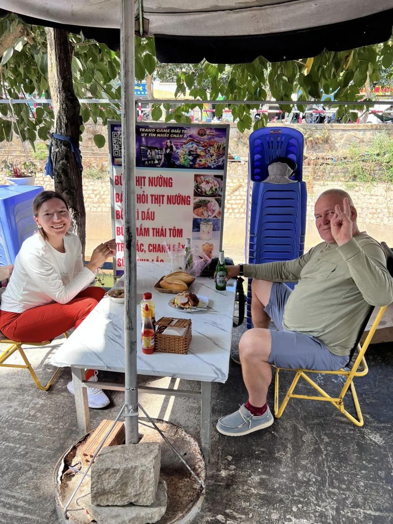 Bánh Mì Xíu Mại Xôi Cô Hà